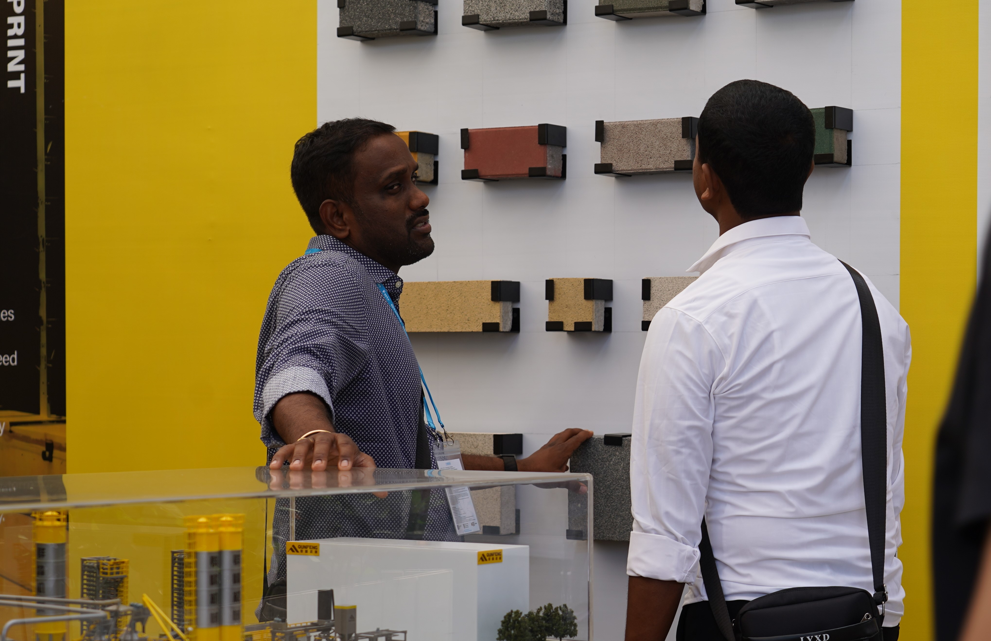 Products manufactured by Qunfeng Machinery are well-regarded by customers. Sản phẩm do Qunfeng Machinery sản xuất được khách hàng đánh giá cao.