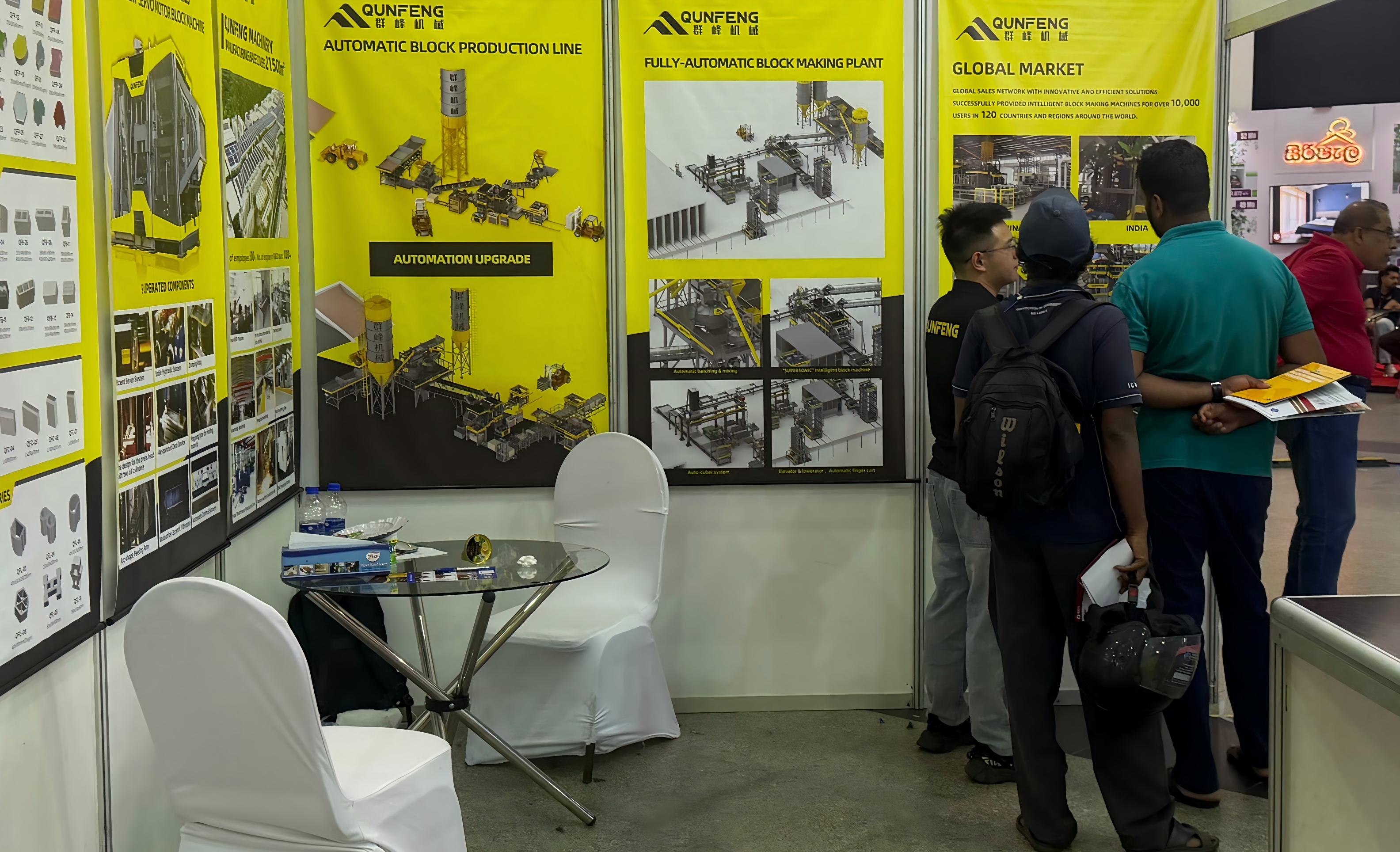Customers from South Asia have shown keen interest in Qunfeng Machinery’s concrete product production lines. Khách hàng từ Nam Á tỏ ra quan tâm sâu sắc đến dây chuyền sản xuất sản phẩm bê tông của Qunfeng Machinery.