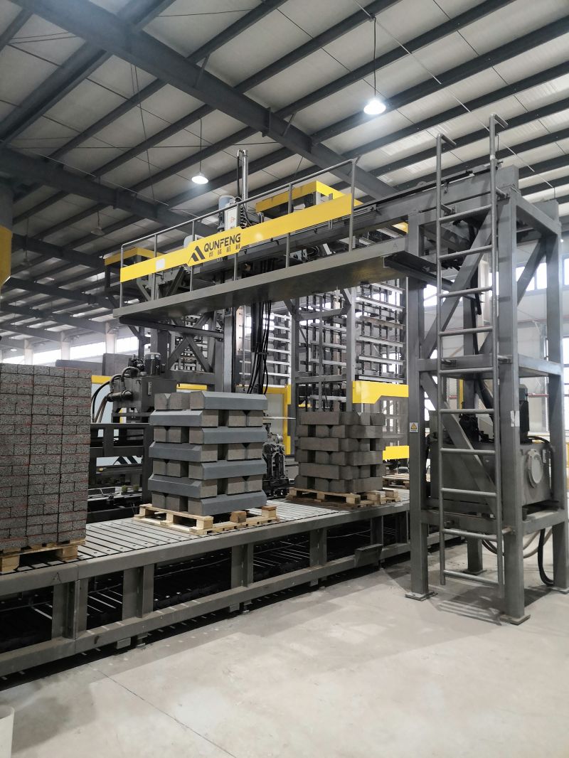 hệ thống băng tải của dây chuyền sản xuất gạch vụn xây dựng ở Giang Tô
