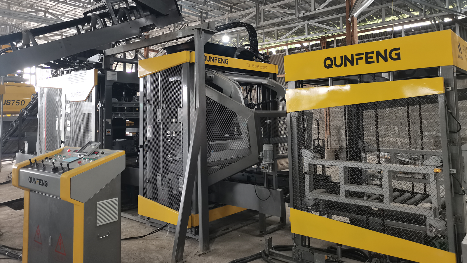 Dây chuyền sản xuất khối tự động QS1300 tại Jakarta, Indonesia