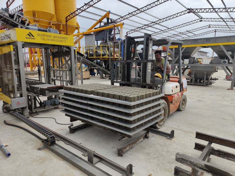 sản phẩm chất lượng cao từ dây chuyền sản xuất gạch block tự động QS1300 tại Sri Lanka