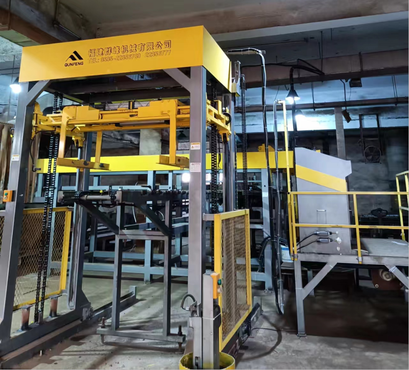 máy xếp của dự án sản xuất gạch thải nguy hại và tái chế kim loại nặng ở Trương Gia Cảng, Giang Tô, Trung Quốc.