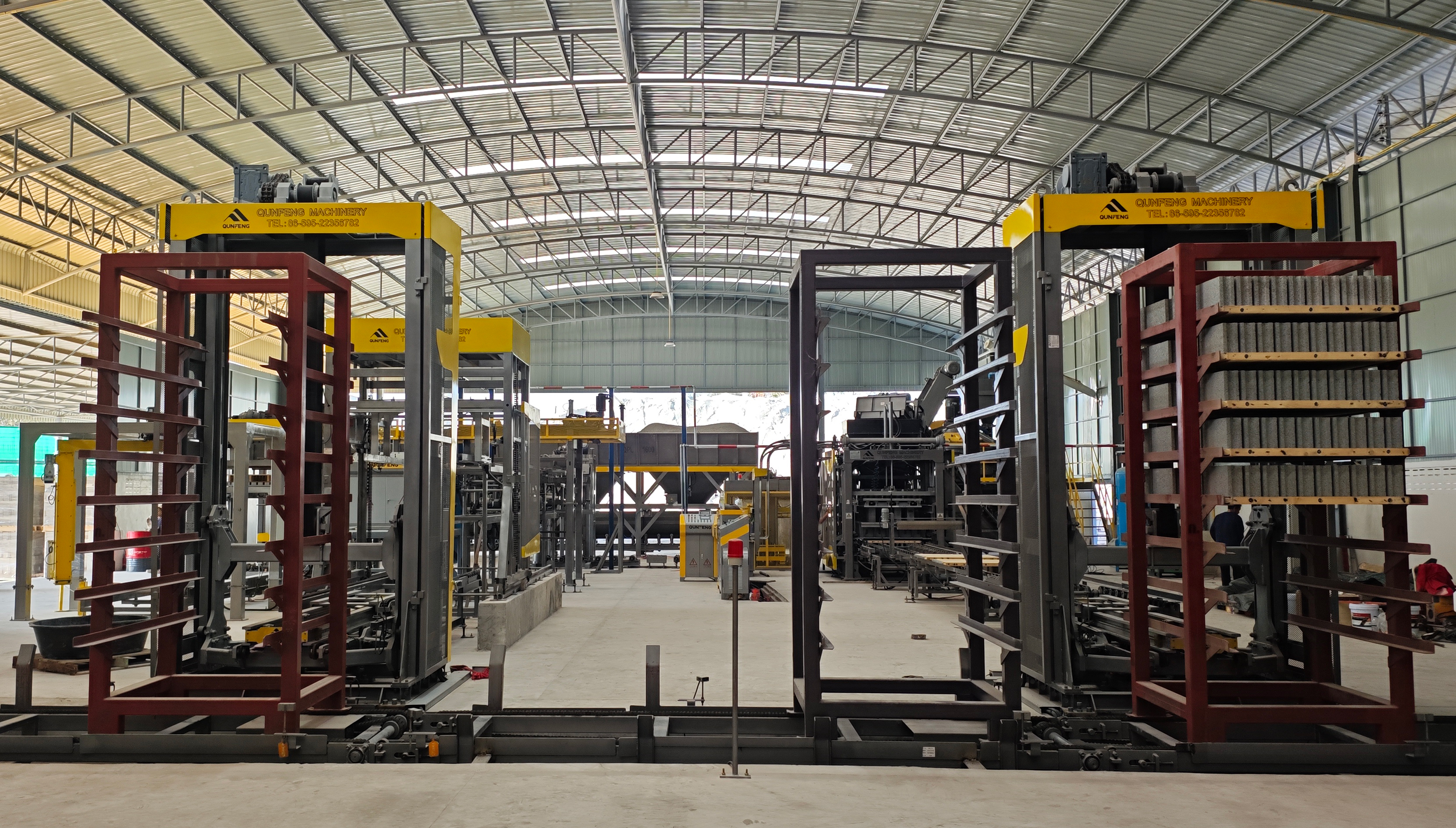 Dây chuyền sản xuất tự động của Qunfeng Machinery đã được triển khai thành công tại Thái Lan, được ưa chuộng ở thị trường nước ngoài nhờ các giải pháp sản xuất thông minh và kỹ thuật địa phương hóa