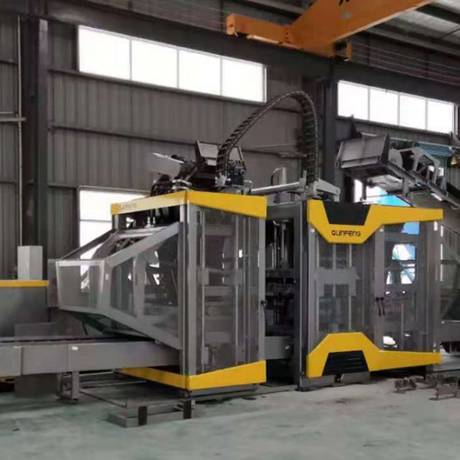 Trung Quốc/Bắc Kinh-Dây chuyền sản xuất gạch thấm làm từ cát thổi gió trong công trình xây dựng Thành phố bọt biển ở Bắc Kinh