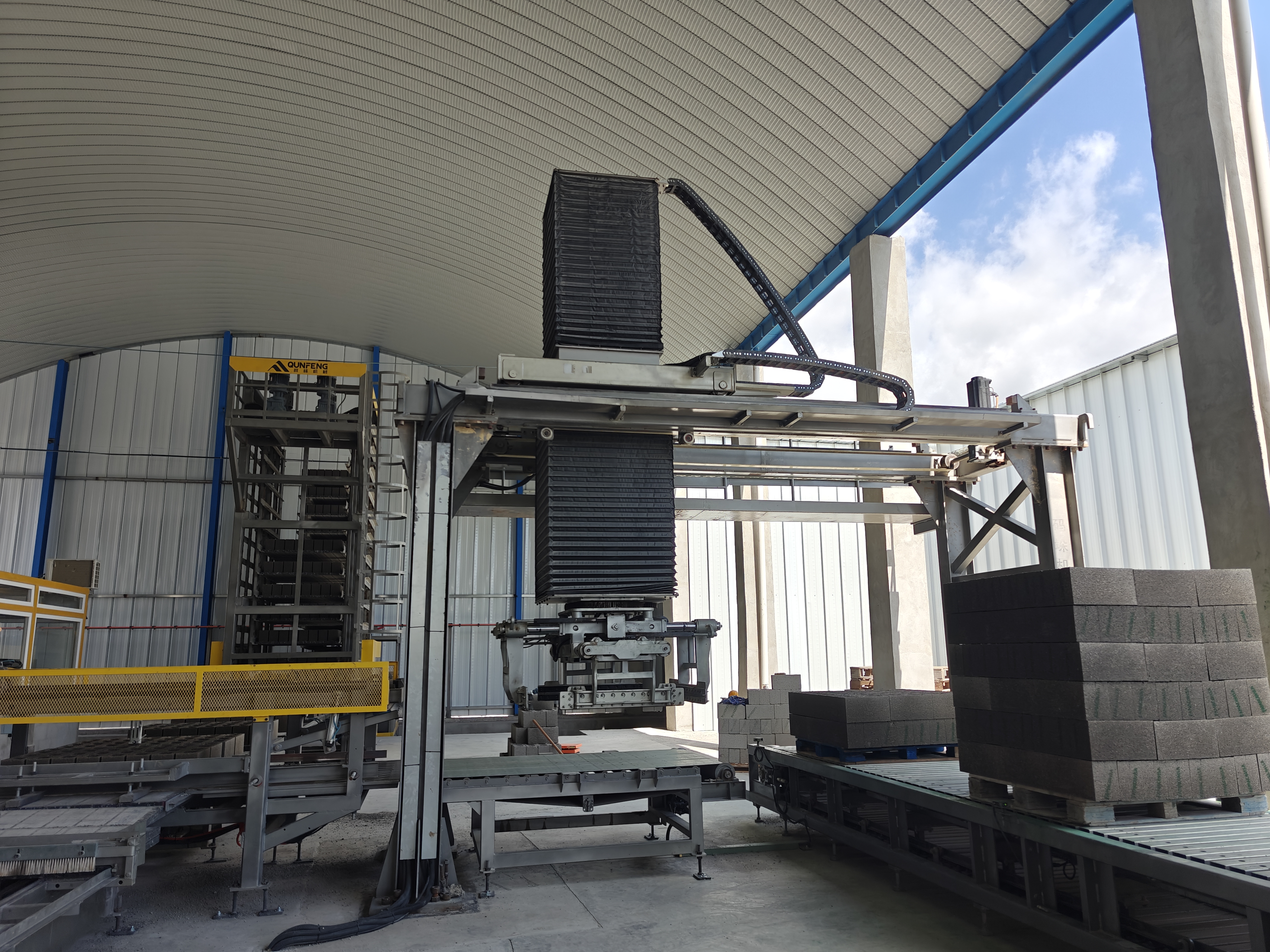 Hệ thống xếp khối v&agrave; xếp pallet servo cấp cao của d&acirc;y chuyền sản xuất tự động ở Guatemala