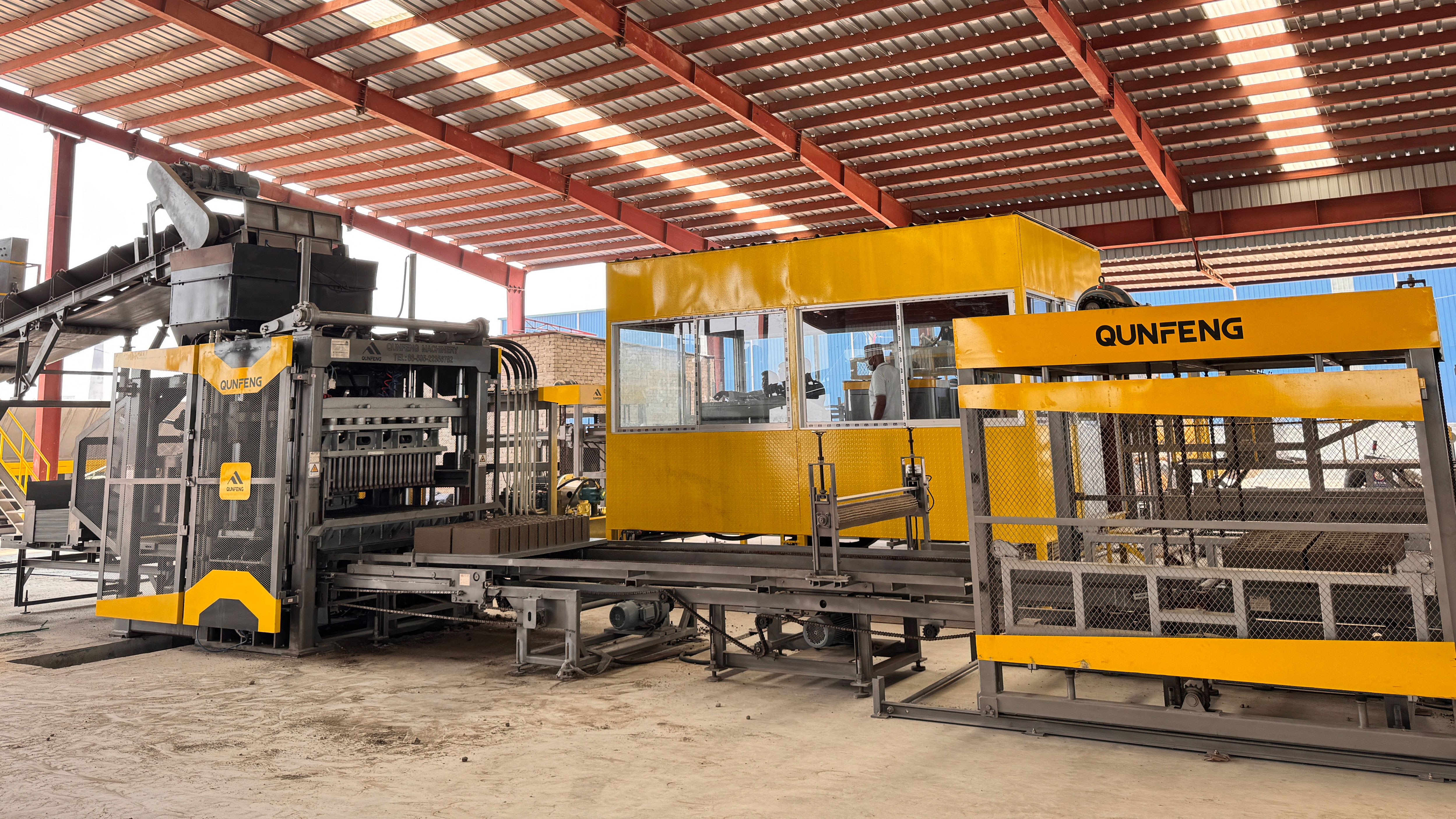 D&acirc;y chuyền sản xuất sản phẩm b&ecirc; t&ocirc;ng tự động Qunfeng ở Bangladesh