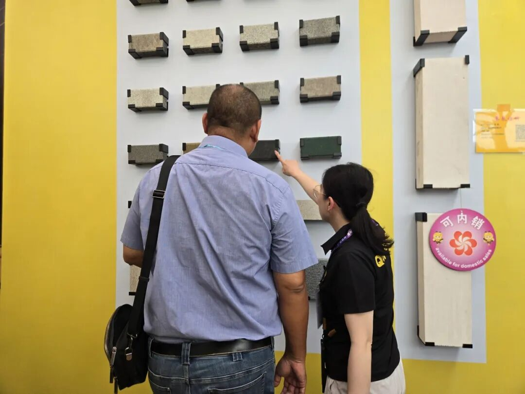 Nh&oacute;m Qunfeng giải th&iacute;ch c&aacute;c t&iacute;nh năng của m&aacute;y m&oacute;c vật liệu x&acirc;y dựng th&ocirc;ng minh cho người mua to&agrave;n cầu